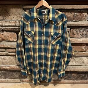 Ely Catrleman Vintage Western Pearl Snap Long Sleeve Shirt
